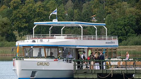 Charlotte Knobloch taufte das Schiff auf den Namen "Gmund".