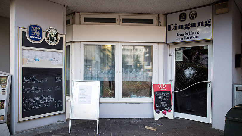 Die Polizei ermittelt zu den Hintergünden des Farbbeutelanschlags.