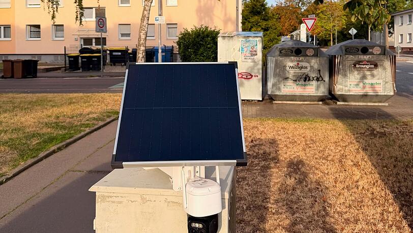 Wildmüllblitzer dürften in erster Linie auf Sperrmüll und Müllsäcke zielen, anstatt auf fallengelassenes Kaugummipapier. Wildmüllblitzer dürften in erster Linie auf Sperrmüll und Müllsäcke zielen, anstatt auf fallengelassenes Kaugummipapier.