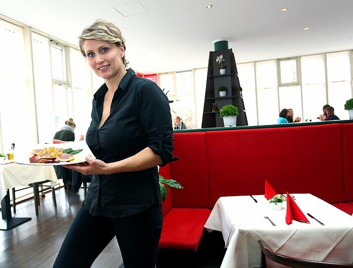 Primavera Montesano in der nach ihr benannten Osteria in Grasbrunn, auf die sie neun Jahre lang gewartet hat.