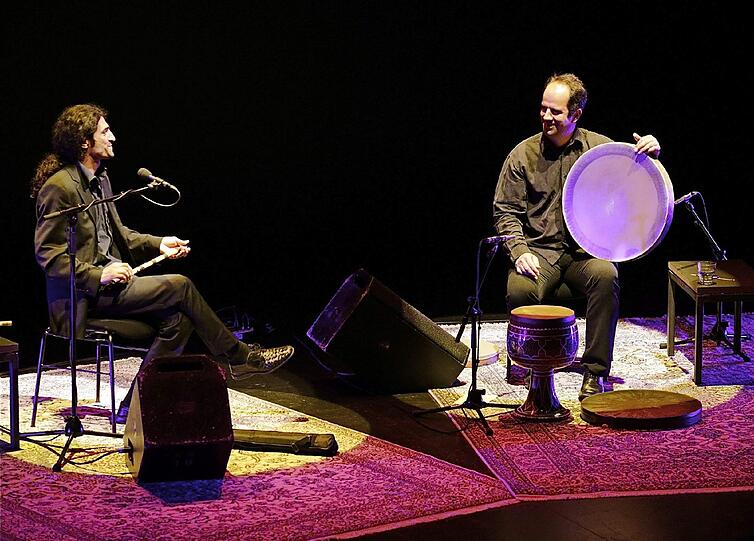 Am 15. März spielen Hadi Alizadeh und Faruk Mirza im Eine-Welt-Haus Musik aus dem Land des Sonnenaufgangs.