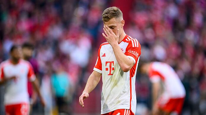 Münchens Joshua Kimmich reagiert unzufrieden.