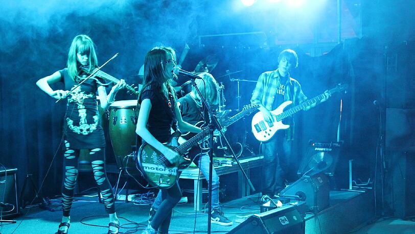 Raum für die eigene Musik und für die eigene Band bietet das Schwabinger „soundcafé“ seinen Jugendlichen Raum für die eigene Musik und für die eigene Band bietet das Schwabinger „soundcafé“ seinen Jugendlichen
