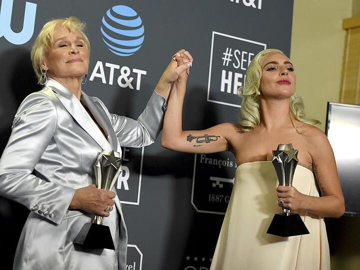 Glenn Close (l) und Lady Gaga wurden als beste Schauspielerinnen ausgezeichnet.