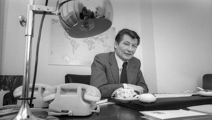 In seinem Münchner Büro in der Kardinal-Faulhaber-Straße 1976: Medienhändler Leo Kirch. In seinem Münchner Büro in der Kardinal-Faulhaber-Straße 1976: Medienhändler Leo Kirch.