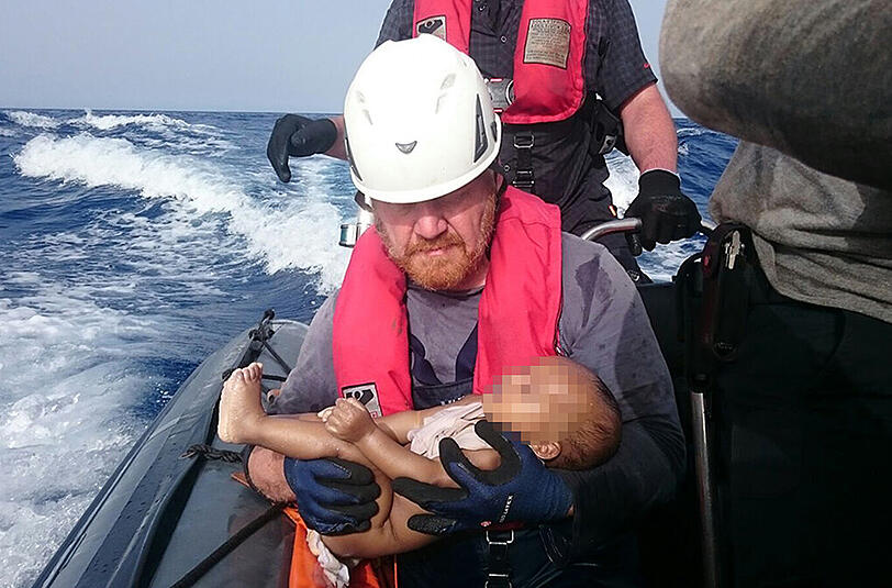 Sea Watch will mit dem Foto des toten Flüchtlingsbabys die Politik wachrütteln.