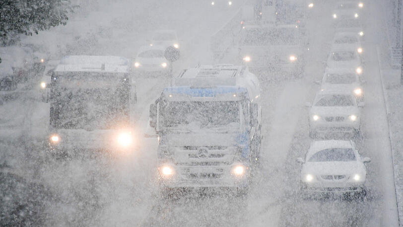 Der Schnee sorgte für einige Turbulenzen auf den Straßen.