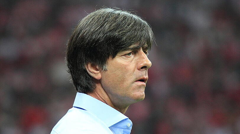 Joachim Löw ist nach der Niederlage gegen Spanien unter Druck geraten