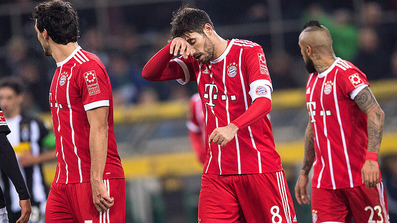 Javi Martínez (m.) trug gegen Borussia Mönchengladbach die Kapitänsbinde.
