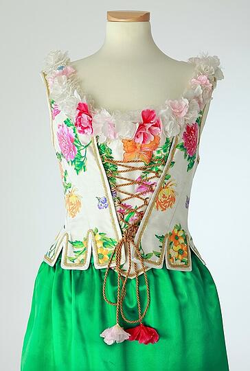 Schon etwas zum Anziehen für die Wiesn? Das Label "DIRNDLPUNK" (www.dirndlpunk.de) will mit seiner Kollektion die Trachtenszene verändern und "hipper" machen - die Bilder.