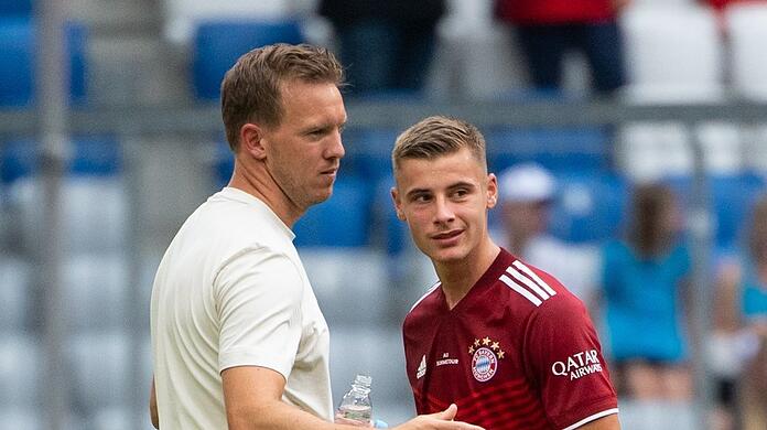 Wertschätzung: Gabriel Vidovic und Julian Nagelsmann (l.).