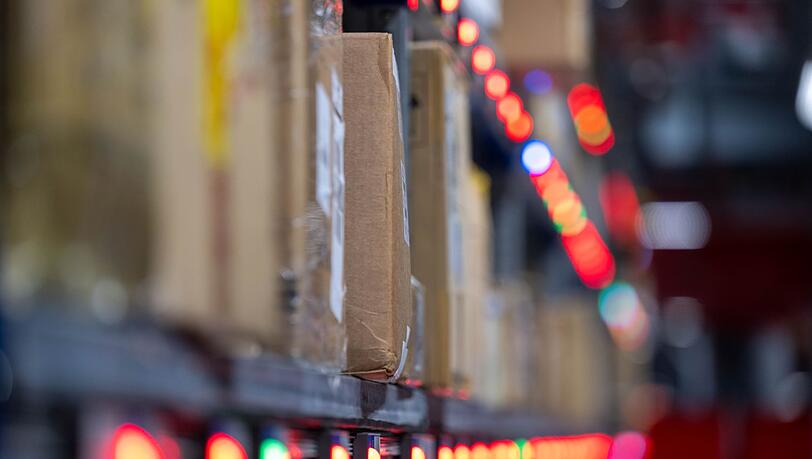 Der deutsche Zoll untersucht Pakete an Flughäfen stichprobenartig.