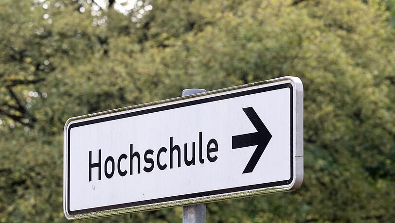 An sämtlichen Hochschulen in Bayern kann nun der Doktortitel erworben werden (Symbolbild).