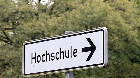 An sämtlichen Hochschulen in Bayern kann nun der Doktortitel erworben werden (Symbolbild).