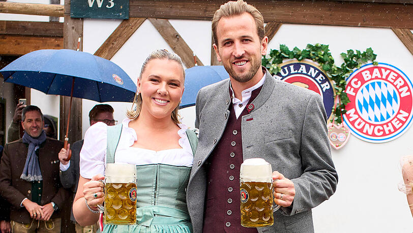 Harry Kane mit seiner Frau in Tracht auf dem Oktoberfest &ndash; famili&auml;rer R&uuml;ckhalt f&uuml;r Bayerns Torj&auml;ger auf dem Weg zum Ballon d&rsquo;Or.
