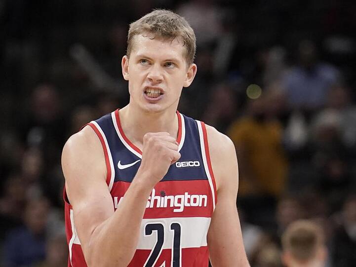 Verlor mit den Washington Wizards das erste Testspiel nach der Corona-Pause: Moritz Wagner.