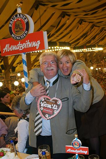 Zwei, die sich verstehen: Bayerns Wirtschaftsminister Martin Zeil mit Fürstin Gloria von Thurn und Taxis.