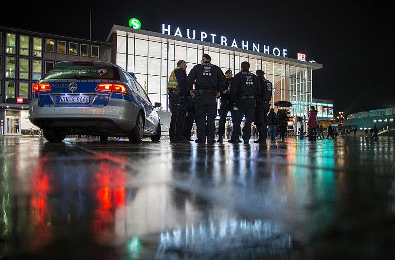 Nach den Silvester-Übergriffen: Verstärkte Polizeipräsenz am Kölner Hauptbahnhof. Foto: Maja Hitij
