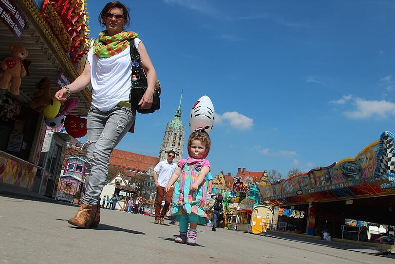 Kinder und Ballons...