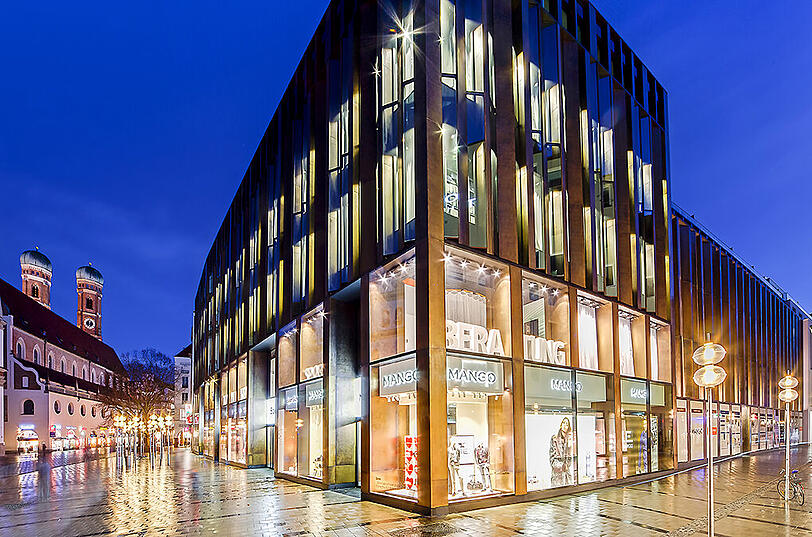 Im Josef Pschorr Haus wird TK Maxx seine bisher größte Filiale in Europa eröffen. Den Kunden erwartet Mode zu Schnäppchenpreisen.