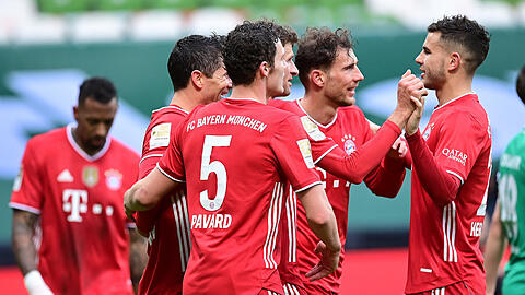 Alle lieben Lukki! Lucas Hernández (r.) genießt in der Bayern-Mannschaft einen hervorragenden Ruf - obwohl er kein Stammspieler ist.