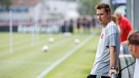 Miroslav Klose hat seine komplette Viererkette verloren. (Archivbild)