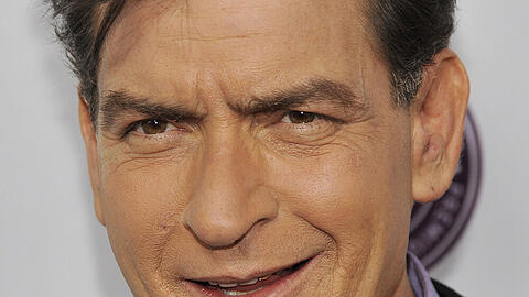 Skandalnudel Charlie Sheen hat mal wieder einen über den Durst getrunken
