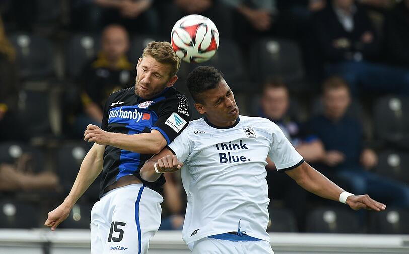 Rubin Okotie &ndash; Note 6 - Sah gar kein Land. Verlor fast jeden Zweikampf. Blieb ohne Torschuss. Ein Totalausfall. Holte sich zu allem Überfluss seine 5. Gelbe Karte ab und fehlt gegen Nürnberg.