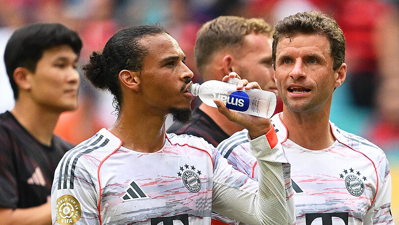 Während Thomas Müller noch bis zum Ende der Klub-WM ein Bayern-Spieler ist, steht Leroy Sané seit Dienstag bei Galatasaray unter Vertrag.