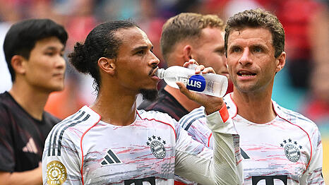 Während Thomas Müller noch bis zum Ende der Klub-WM ein Bayern-Spieler ist, steht Leroy Sané seit Dienstag bei Galatasaray unter Vertrag.