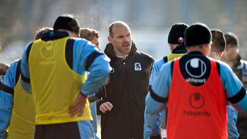 Die Bilder vom ersten Training unter dem neuen Löwen-Coach Alexander Schmidt am Montagvormittag. Die Bilder vom ersten Training unter dem neuen Löwen-Coach Alexander Schmidt am Montagvormittag.