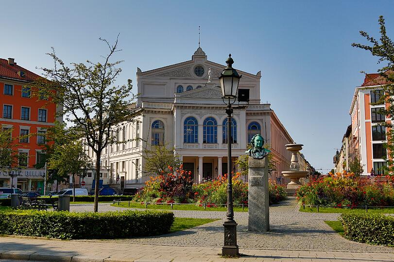 Buntes und Besonderes gibt's beim Kostümverkauf im Gärtnerplatztheater. (Archivbild)
