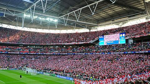 Bayern-Fans beim Finale der Champions League im Londoner Wembley-Stadion.