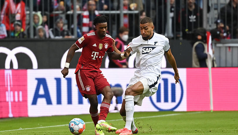 Option hinten links: Der Engländer Omar Richards (links). Option hinten links: Der Engländer Omar Richards (links).