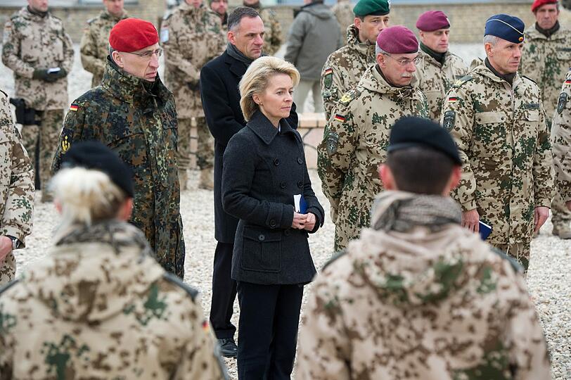 Verteidigungsministerin Ursula von der Leyen in Afghanistan. Die Bilder vom Blitzbesuch in Masar-i-Scharif.