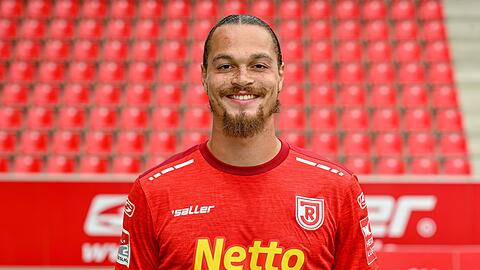 Joël Zwarts wechselte vom SSV Jahn Regensburg zum TSV 1860 München.