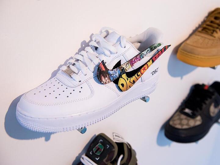 Die Nachfrage nach Sneakern bleibt laut Schuhbranche hoch.