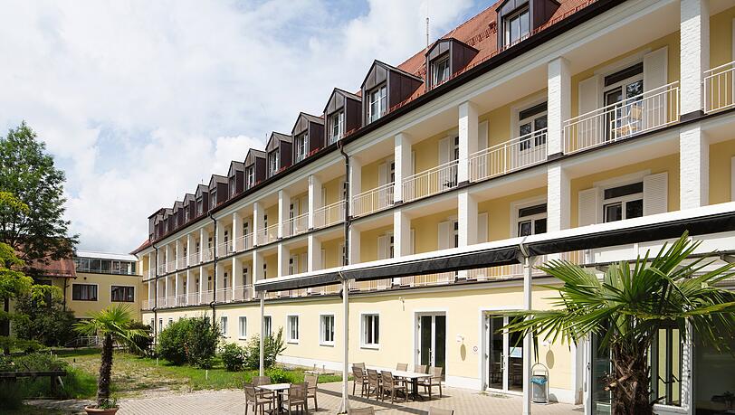 Die Marianne-Strau&szlig;-Klinik am Starnberger See ist weit &uuml;ber die Region hinaus bekannt.