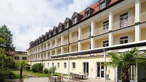 Die Marianne-Strau&szlig;-Klinik am Starnberger See ist weit &uuml;ber die Region hinaus bekannt.