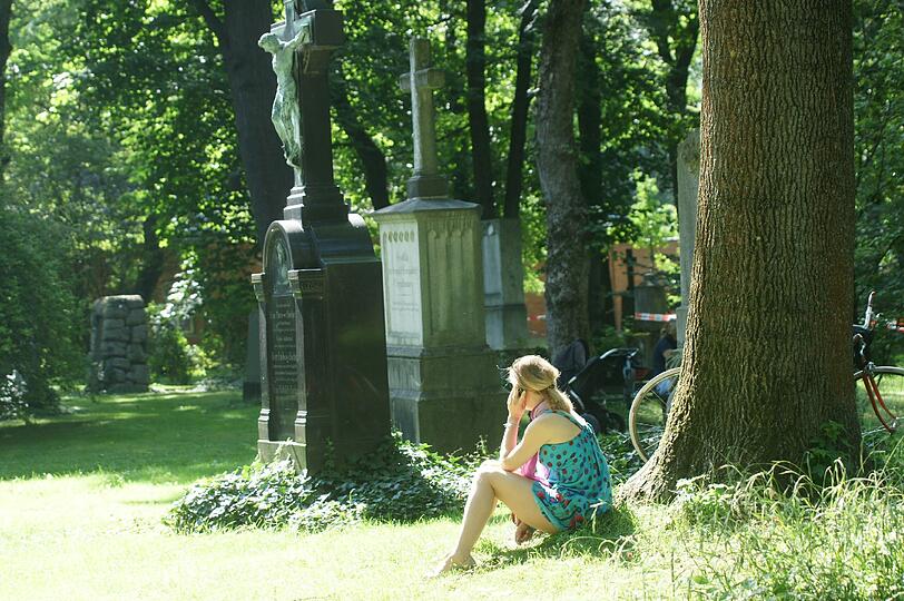 Nettes Plätzchen: Die Maxvorstädter nutzen das grüne Friedhofsareal gerne als Erholungsort.