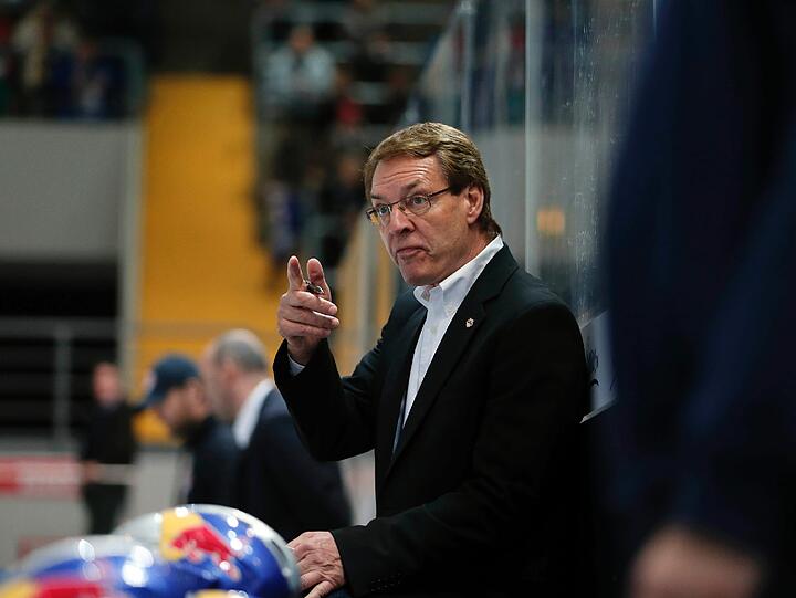 EHC-Trainer Pierre Pagé.