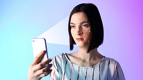 Das Smartphone per Gesichtserkennung entriegeln - auch das ist Künstliche Intelligenz (KI)