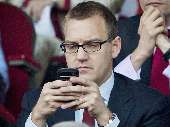 Der tschechische Milliardär Daniel Kretinsky kann bislang nur eine Minderheit der Metro-Aktionäre von seinem Angebot überzeugen.