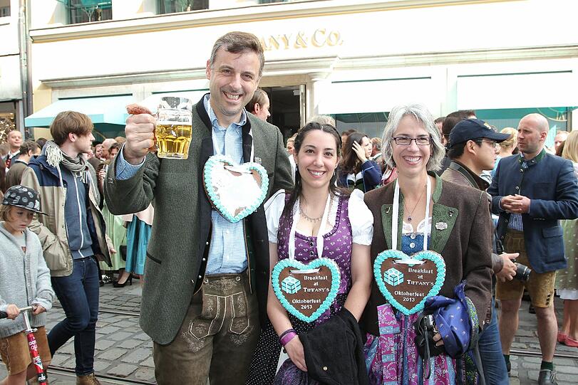Generalkonsul William E. und Nancy Moeller mit Tochter April