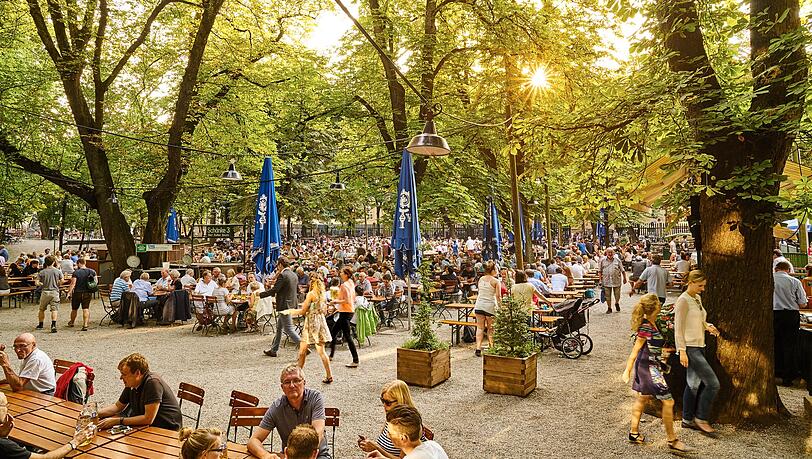 Für über 5000 Menschen hat der Augustinerkeller in München Platz. Für über 5000 Menschen hat der Augustinerkeller in München Platz.