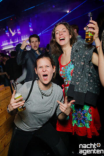 Beim IsarCosmos im Neuraum bleibt keine Kehle trocken. Im Salon hieß es am Freitag &bdquo;We?re EDM&ldquo; &ndash; hier feuerten die DJs die besten EDM Tracks ab.