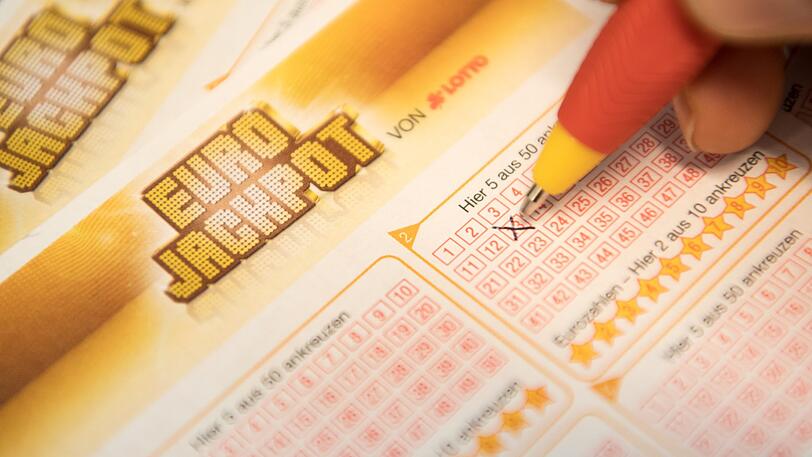 Der mit 90 Millionen Euro maximal gefüllte Eurojackpot ist geknackt.