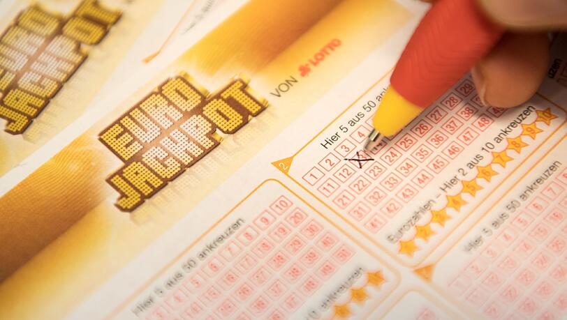 Der mit 90 Millionen Euro maximal gefüllte Eurojackpot ist geknackt. Der mit 90 Millionen Euro maximal gefüllte Eurojackpot ist geknackt.