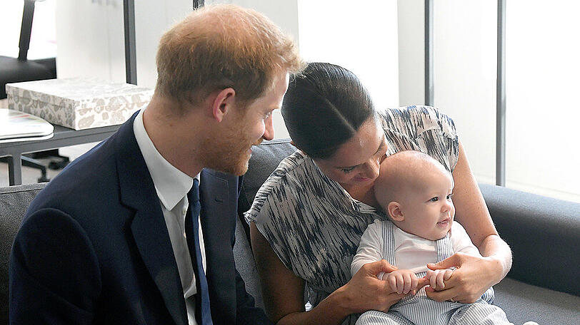 Der kleine Archie mit seinen Eltern im September 2019 in Südafrika.