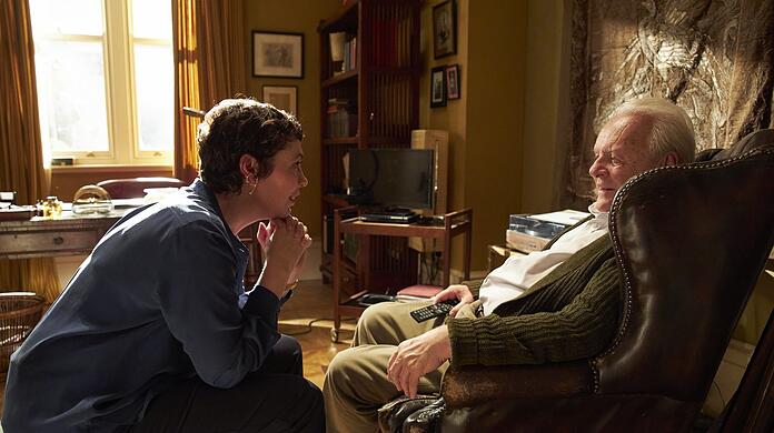 Anthony Hopkins als Anthony und Olivia Colman als Anne in einer Szene des Films "The Father".